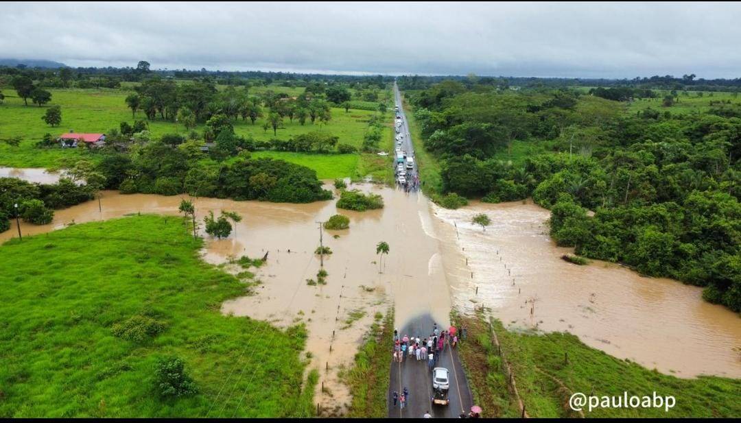 ASSISTA VÍDEOS: chuvas fortes deixam rodovia estadual interditada e causam transtornos em Rondônia