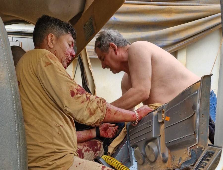 FOTOS: dirigindo caminhão, ex-morador de Chupinguaia se envolve em acidente grave em rodovia de MT