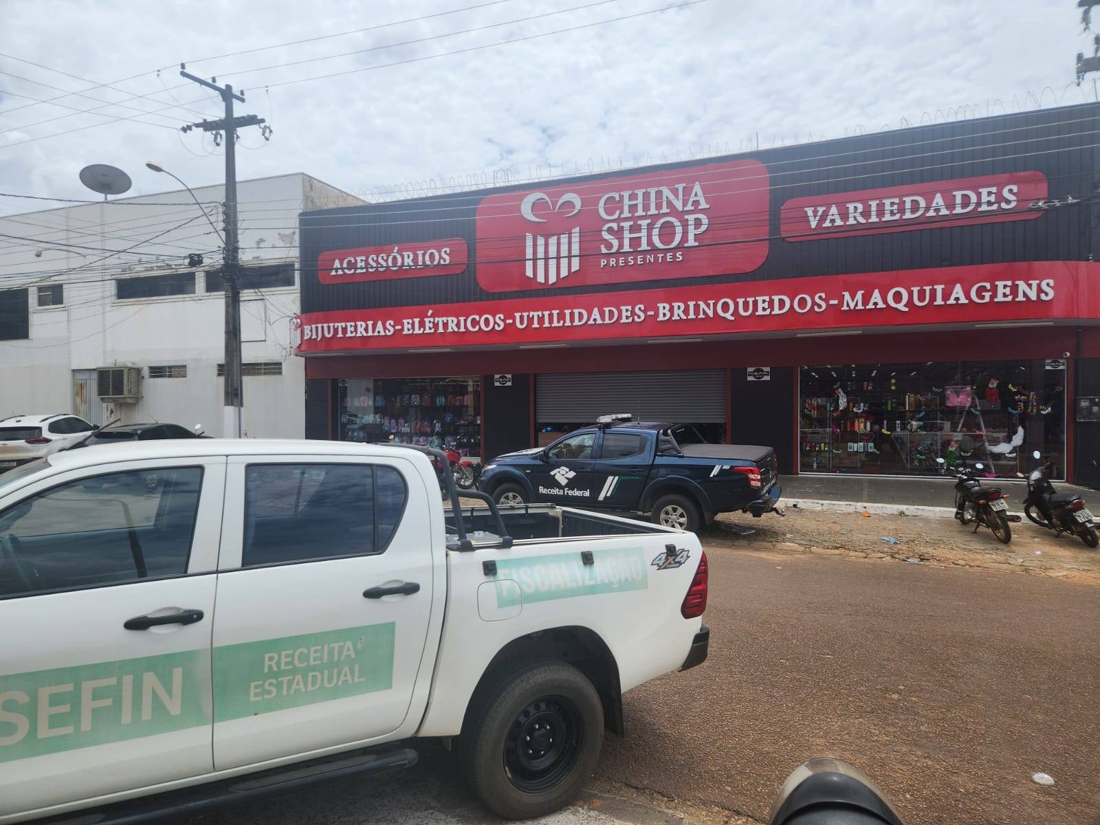 Cerca de 100 empresas estão sendo fiscalizadas em operação da Receita Federal e da Sefin, em Vilhena; equipamentos são apreendidos