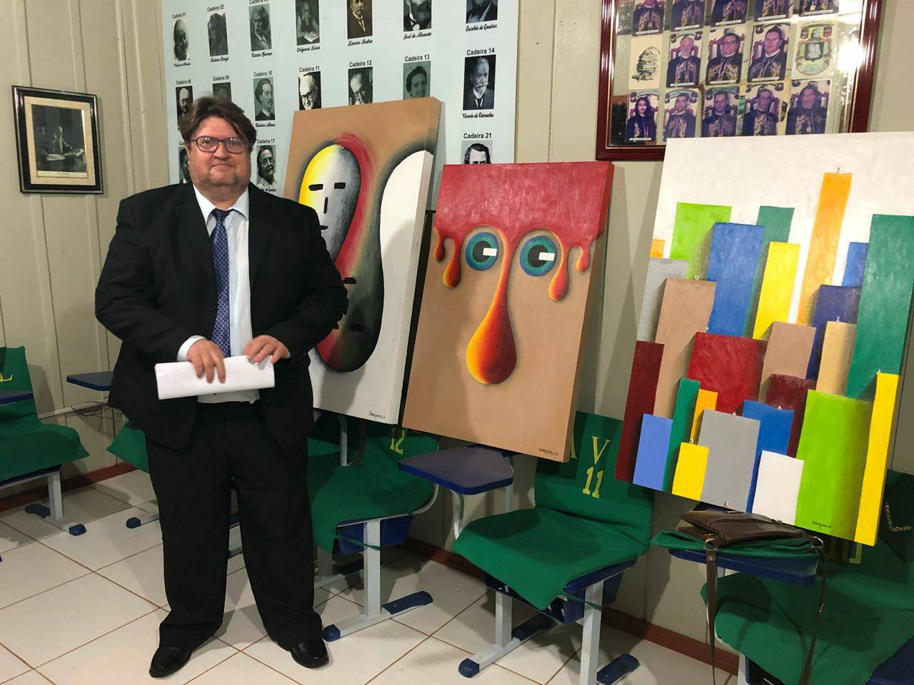 ASSISTA VÍDEO: com obras no exterior, artista vilhenense prepara exposição na cidade e vira tema de reportagem da Globo