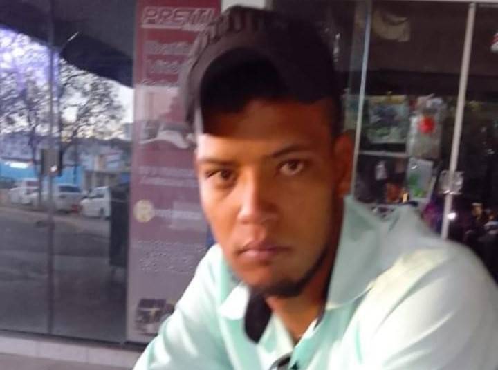 AFLIÇÃO: homem retira filho da UPA, “perde” o rapaz de 25 anos em Vilhena e mãe pede ajuda para localizá-lo
