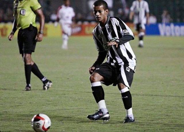 Jogador revelado em escolinhas de Vilhena estreou domingo no Brasileirão