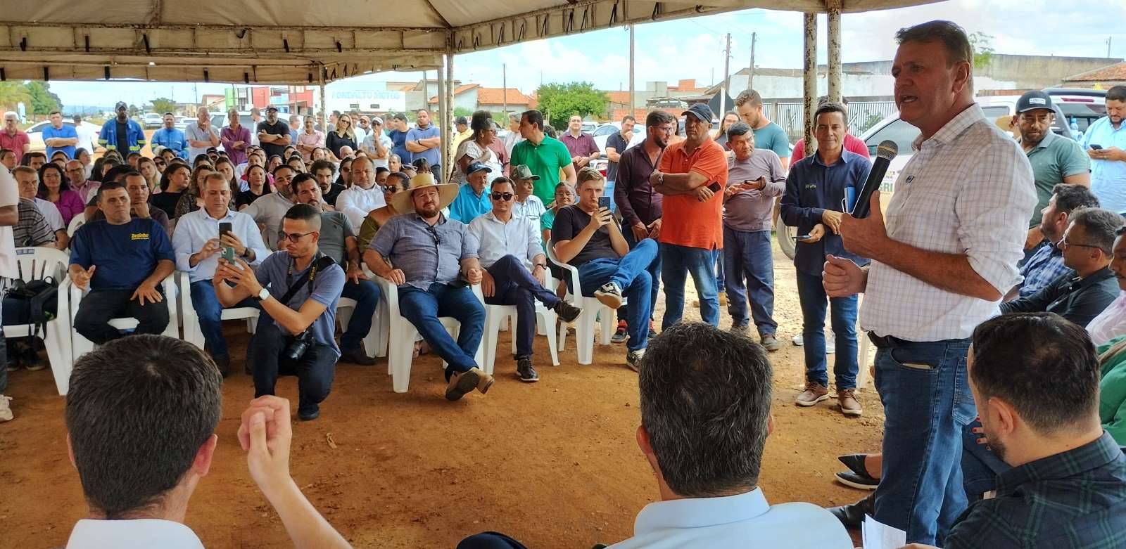 Deputado Luizinho Goebel destina emenda para aquisição de calcário e transporte do produto para agricultores de Vilhena