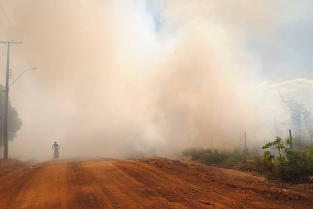 Garotos podem ter começado incêndio próximo a loteamento no Cristo Rei