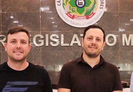 ASSISTA VÍDEOS: saiba o que está por trás do “tiroteio virtual” travado em público entre vereador e prefeito, em Vilhena