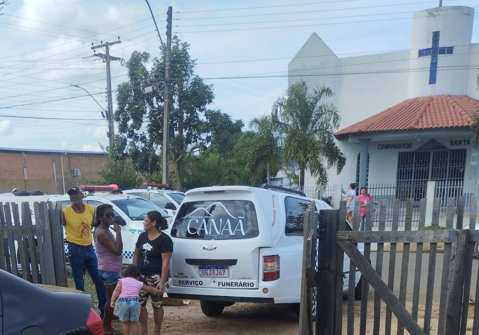 Homem de 36 anos é encontrado morto com tiro no peito na sala de casa, em Vilhena, e circunstâncias desafiam a polícia