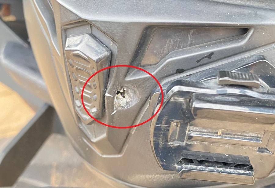 VÍDEO - “Nasceu de novo”: mecânico fica no meio de tiroteio e tem capacete atingido por disparo de pistola, em Vilhena