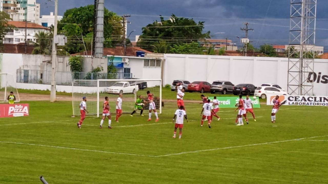 Fora de casa, VEC sai na frente, tem atleta expulso no início do segundo tempo e acabada sofrendo a virada para o Porto Velho