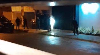 Após disparos de arma de fogo em bairro de Vilhena, homem ameaça vizinhos, é preso e xinga policial de “filho da puta”