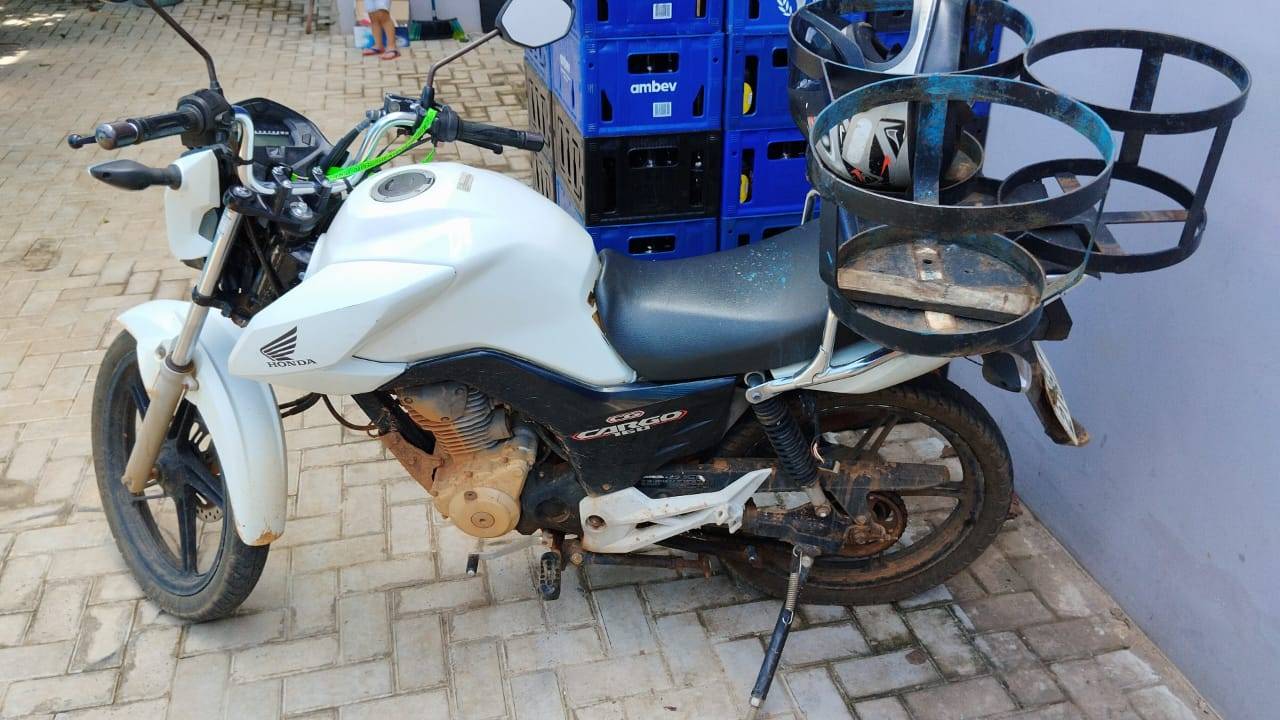 Durante ação para recuperar moto e carros furtados em Vilhena, policiais prendem homem que ameaçou matar mãe e filha