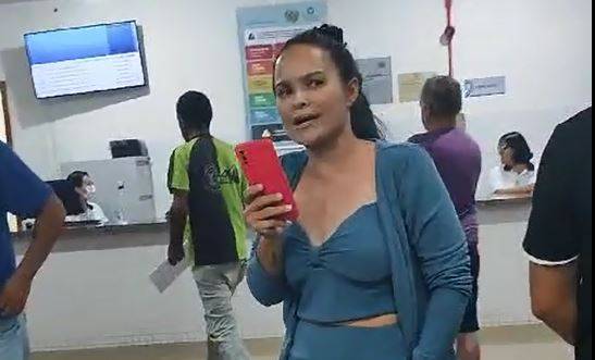 ASSISTA: pré-candidata a vereadora é denunciada na polícia após gravar vídeos mostrando UPA superlotada, em Vilhena