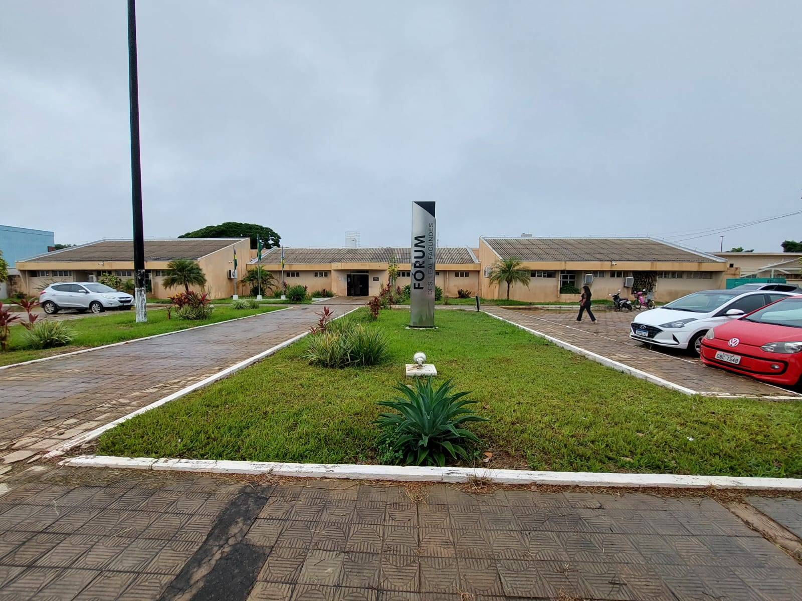 Servente de pedreiro que agrediu e esfaqueou esposa é inocentado do crime de tentativa de homicídio e condenado por lesão corporal