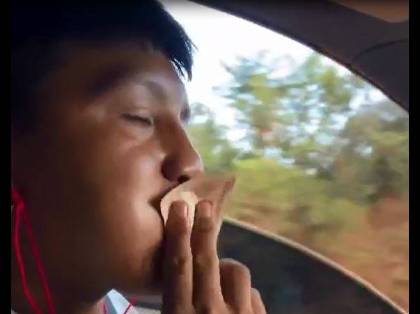 ASSISTA: vídeo que mostra indígena “ostentando” viraliza em Vilhena, mas servidor da Funai diz que brincadeira foi “ironia” com dinheiro