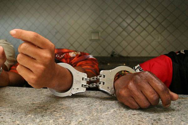 Foragido que estava se preparando para matar integrantes de facção rival em Vilhena é preso junto com fugitivo do presídio de Cerejeiras