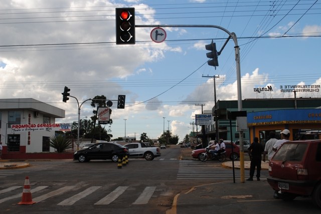 Principal cruzamento da cidade agora tem novas regras; PM se prepara para multar