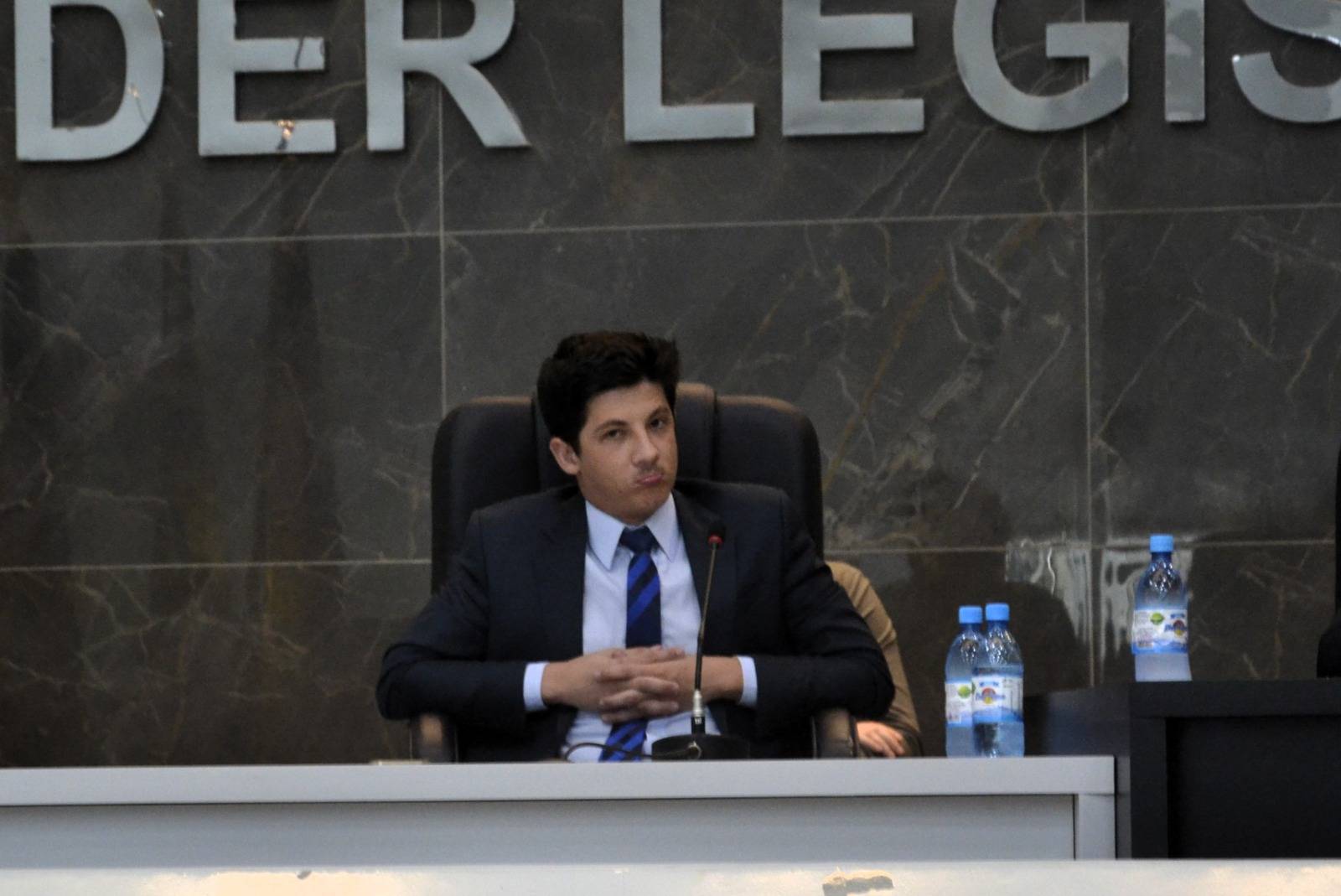 Em Vilhena, vereador que passou 50 dias “sumido” pede afastamento do cargo por tempo indefinido; comerciante assume a vaga