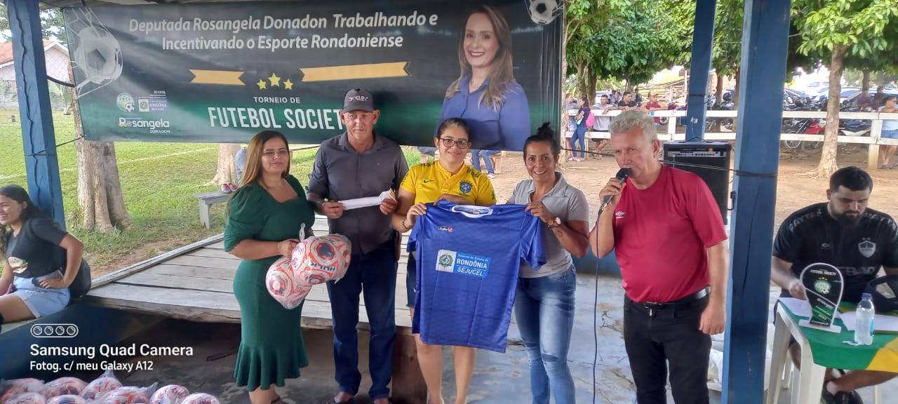 Atletas de Teixeirópolis e Urupá são beneficiados com uniformes e materiais esportivos destinados pela deputada Rosangela Donadon