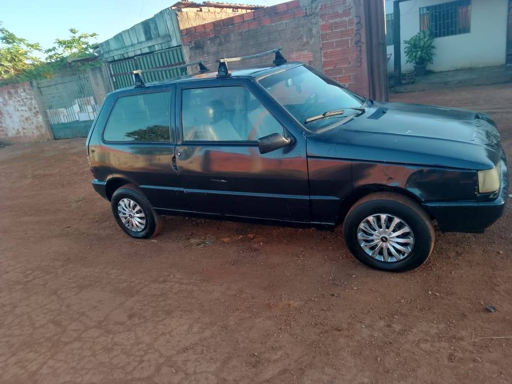 ASSISTA VÍDEO: ladrão furta carro que havia acabado de ser quitado por funcionário de mercadinho, em Vilhena
