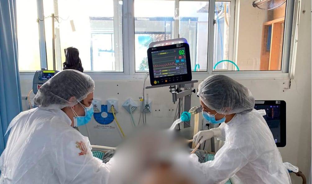 Acadêmicos de odontologia realizam trabalho crucial ao atender pacientes na UTI do Hospital Regional de Vilhena