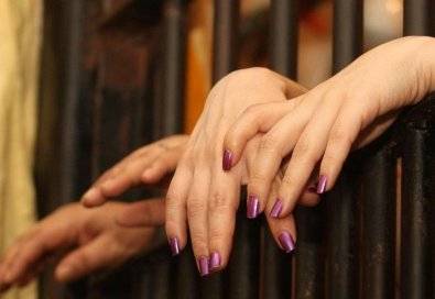 Mulher trans que comandava facção criminosa e ordenava mortes e torturas na região é condenada a mais de 18 anos de prisão em MT