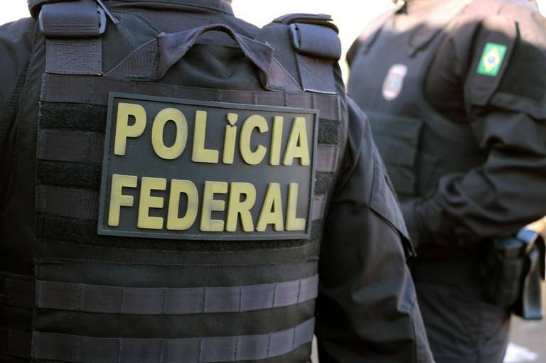 Polícia Federal deflagra operação e cumpre mandado contra corretor suspeito de fraude em programa habitacional, em Vilhena