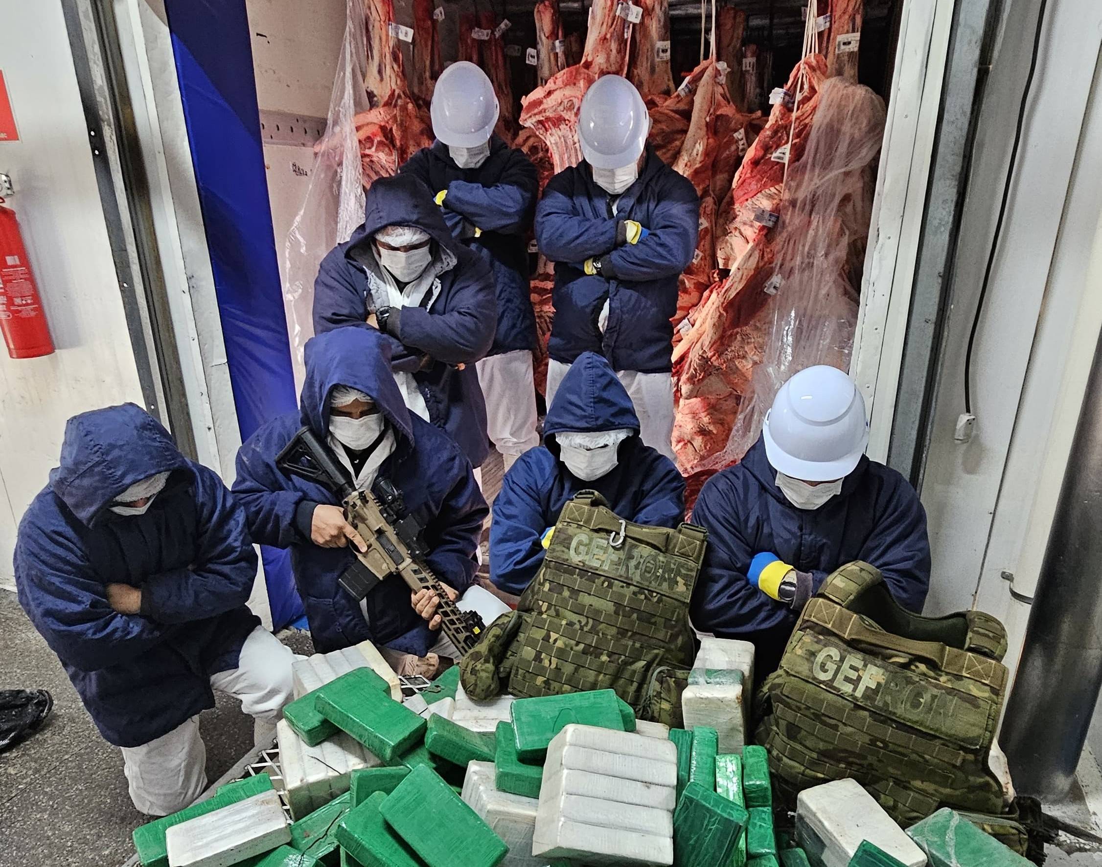 VEJA VÍDEO: caminhoneiro de Vilhena é preso em flagrante em MT transportando 167 kg de drogas junto com carregamento de carnes