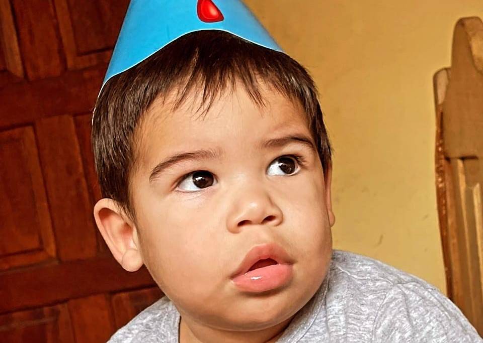 Em menos de uma semana, família de menino vilhenense com doença rara consegue R$ 10 mil em doações e mãe agradece