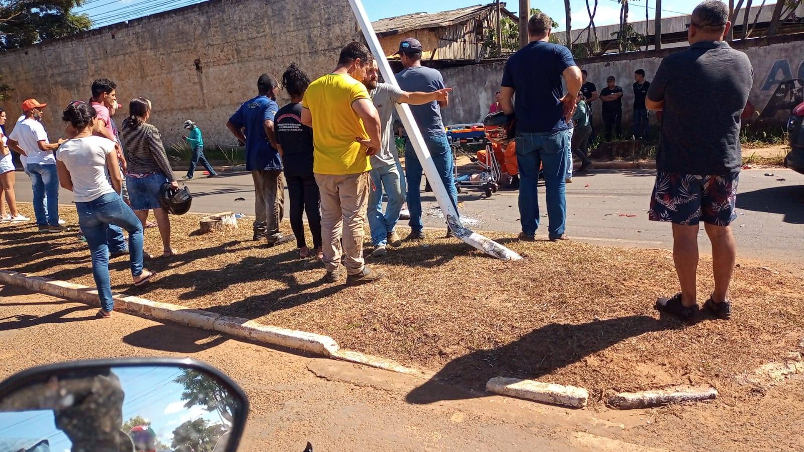 URGENTE: mulher morre na hora após carro atingir bicicleta elétrica em avenida movimentada de Vilhena