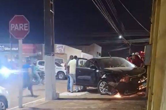 Em dia de morte no trânsito de Vilhena, acidente envolvendo quatro veículos fecha a noite com criança de 05 anos ferida em “strike”