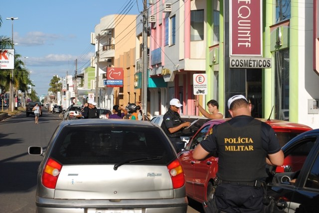 Três dias após mudança no trânsito PM começa a aplicar multas no centro