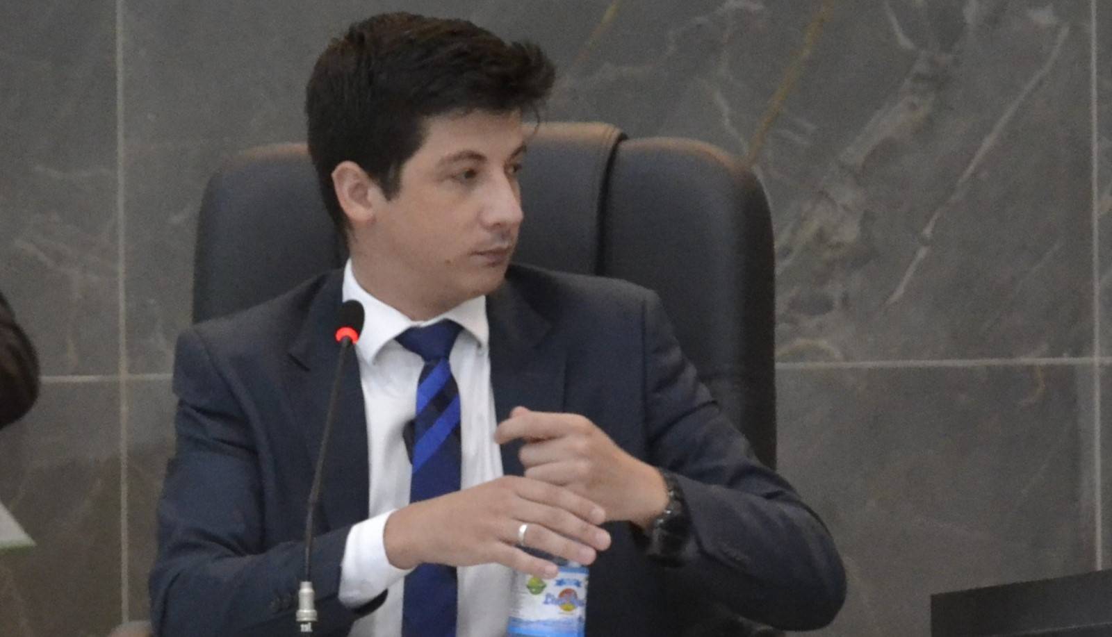 “Treta” com substituto ameaça fazer vereador licenciado reassumir mandato em Vilhena; desavença pode ir parar na polícia