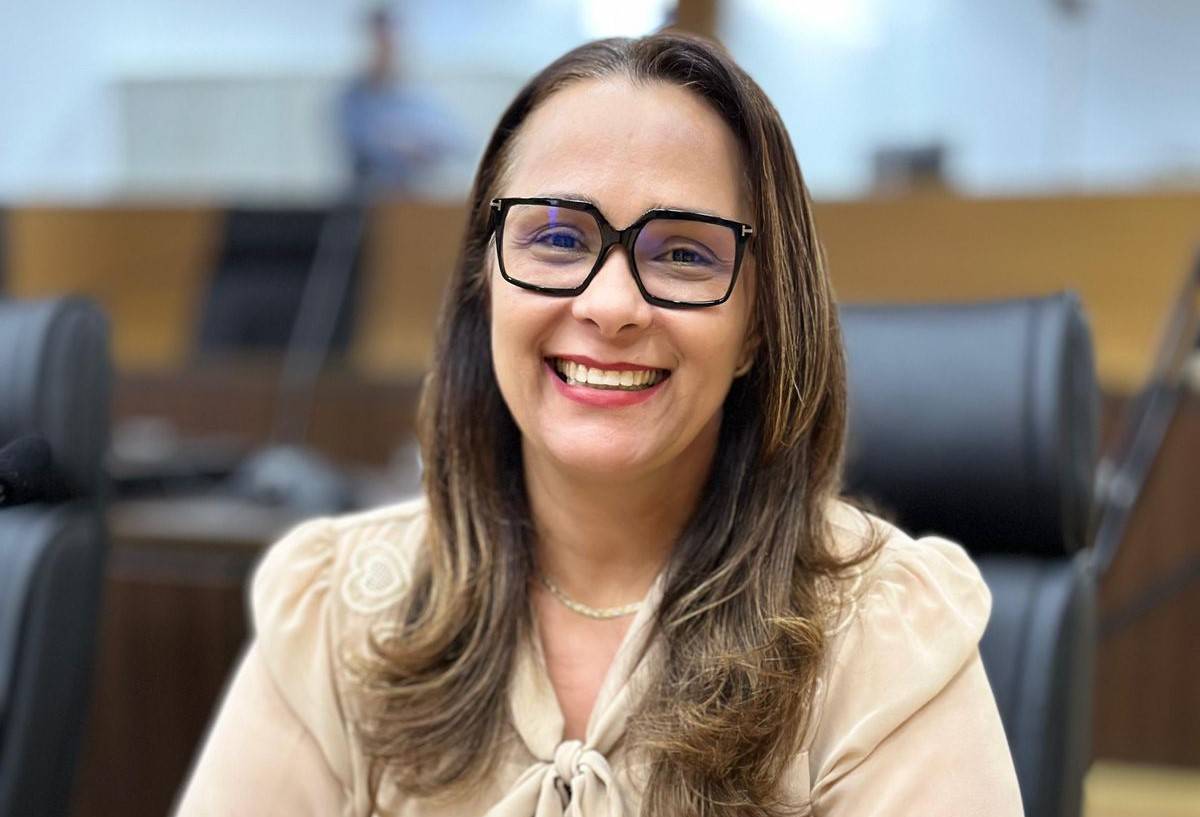 Deputada Estadual Rosangela Donadon cobra solução para falta de rede de dados móveis no distrito de Extrema