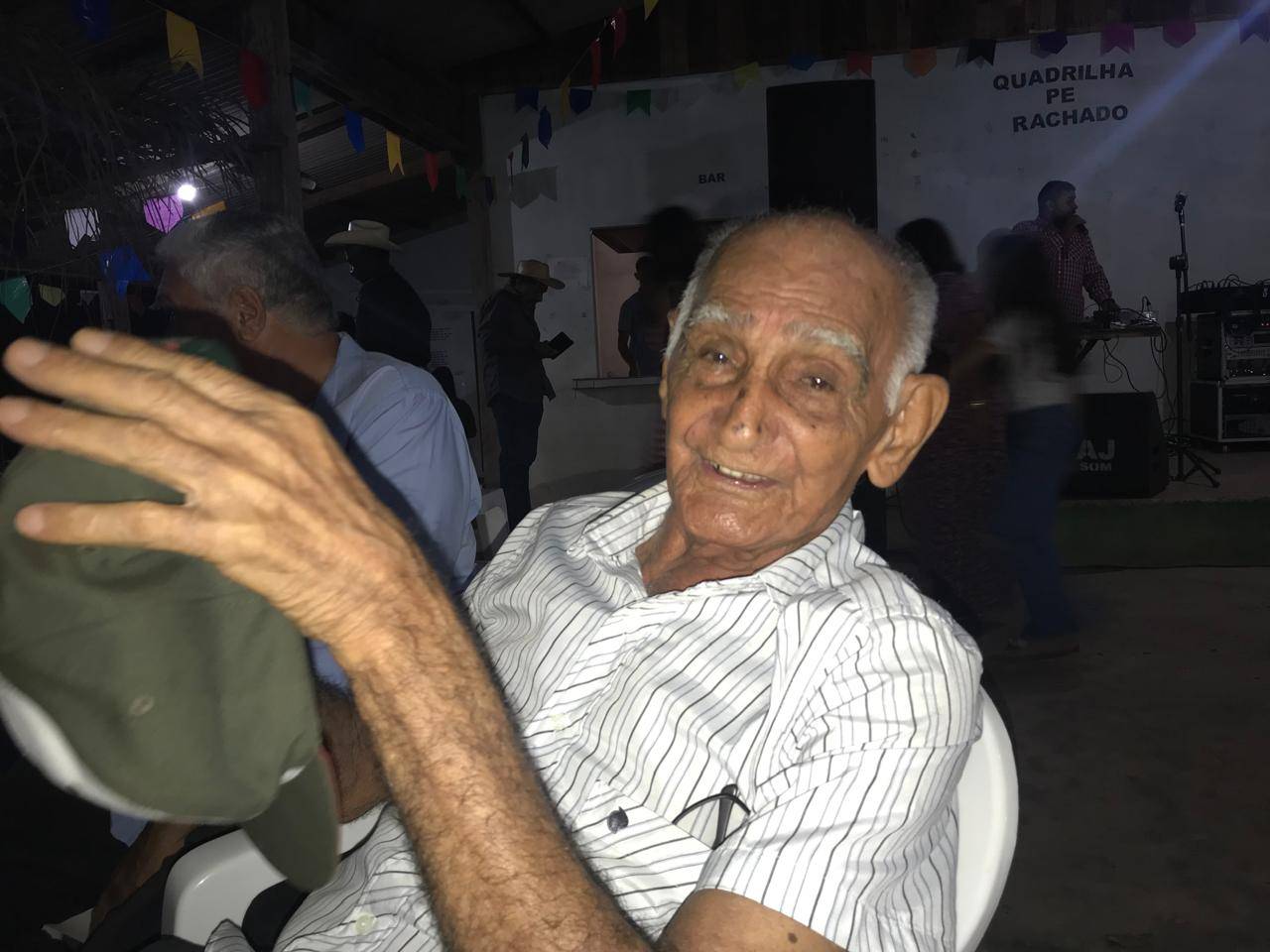 No Facebook, jornalista narra encontro com mineiro radicado em Vilhena: está com 97 anos, trabalhou na roça até os 83 e teve 13 filhos