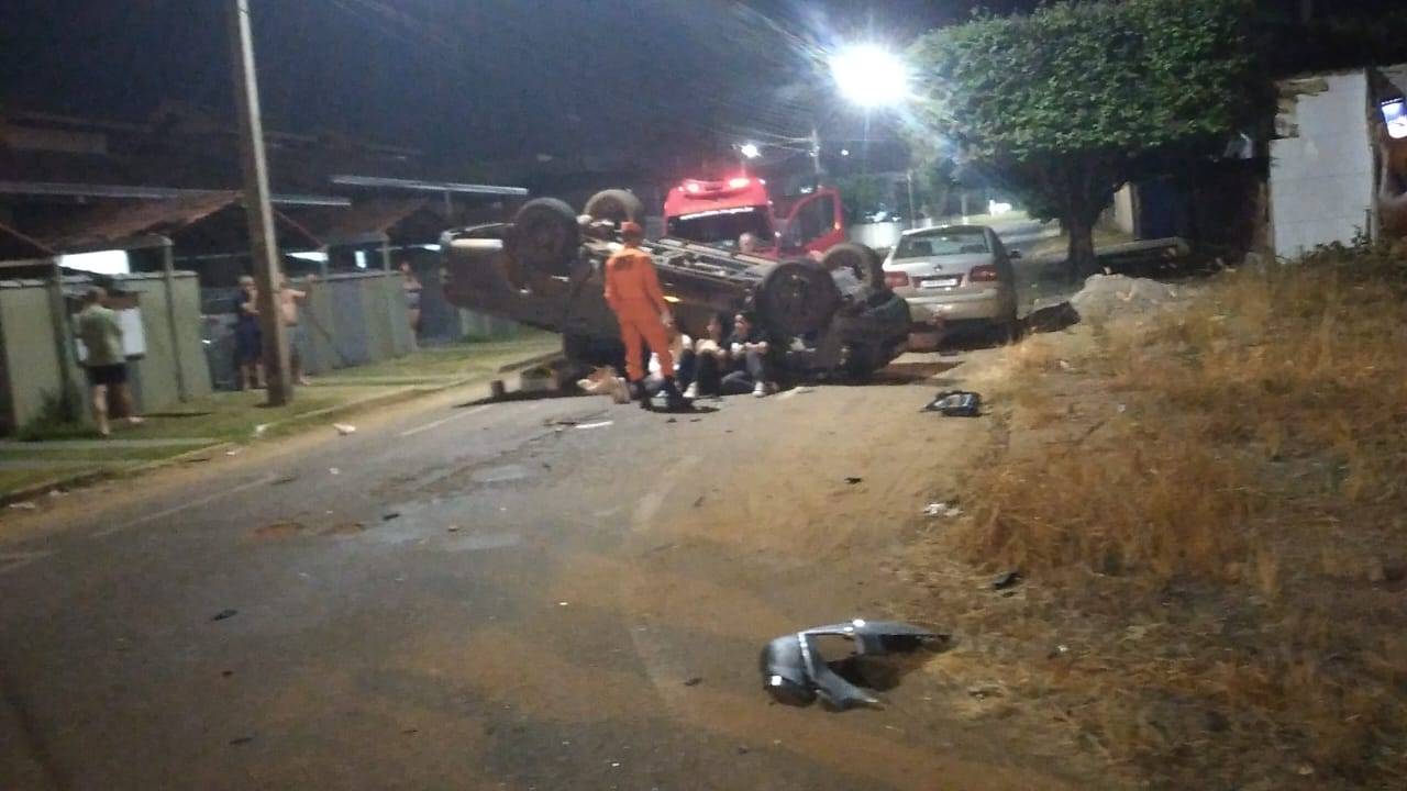 Caminhonete com placas do Pará e três mulheres a bordo provoca acidente e destrói carro recém-comprado, em Vilhena