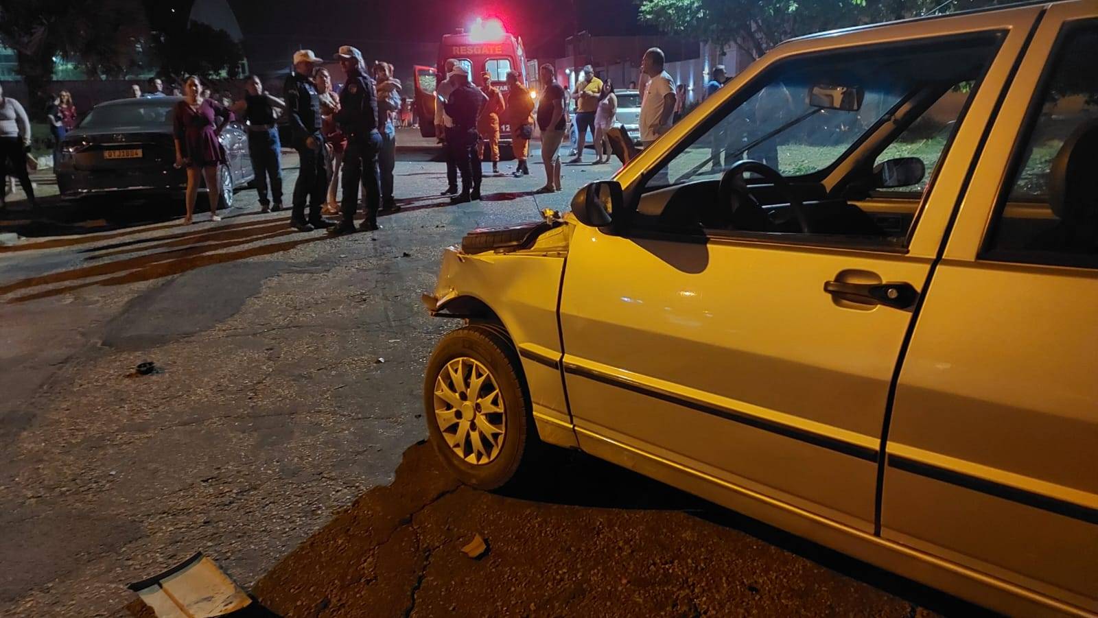 ASSISTA VÍDEO: acidente envolvendo sete carros na região central de Vilhena mobiliza Polícia Militar e Corpo de Bombeiros