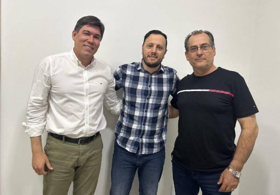 Sobrinho do ex-governador Ivo Cassol desiste de candidatura pelo PP em Vilhena e declara apoio à reeleição do atual prefeito