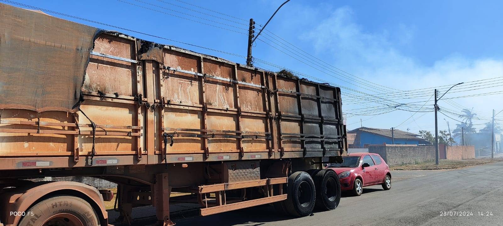 FOTOS E VÍDEOS: estiagem fica mais severa, incêndios chegam à área urbana de Vilhena e carreta carregada de soja é atingida por fogo