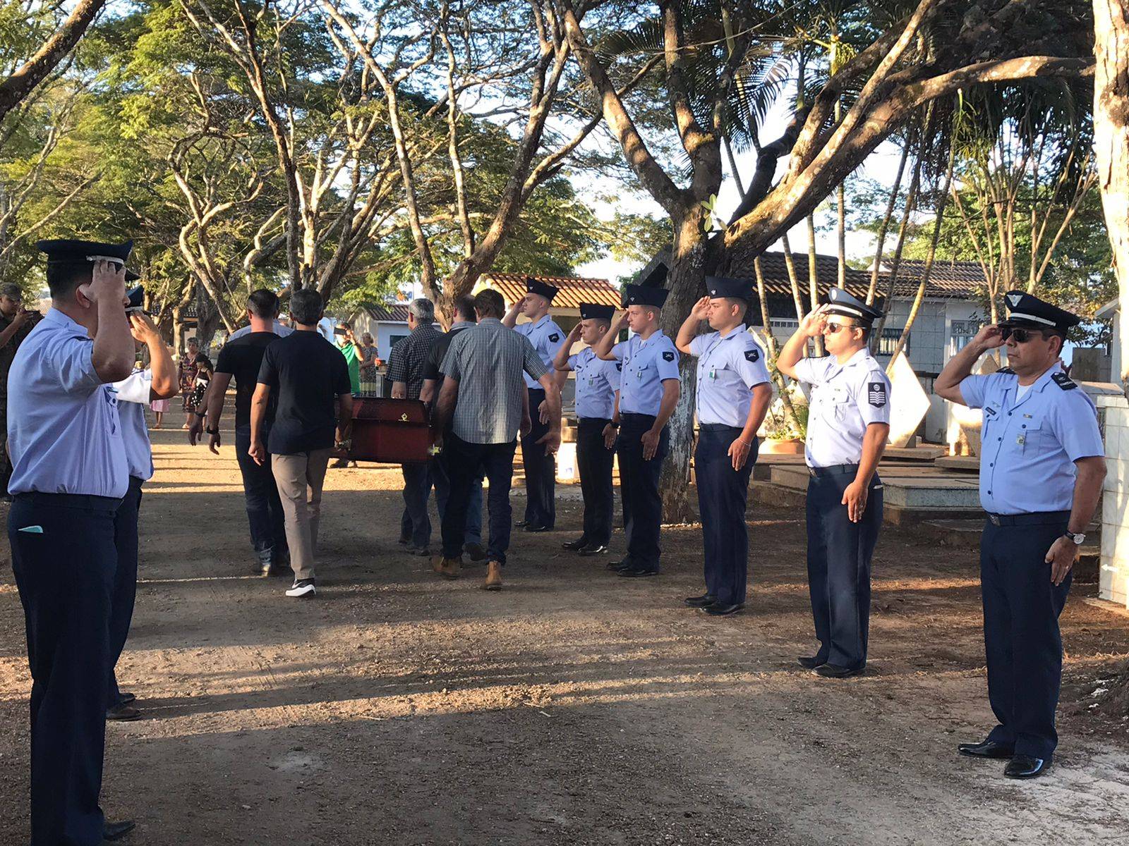 Força Aérea presta honras militares a pioneiro que faleceu ontem aos 88 anos e foi sepultado hoje, em Vilhena