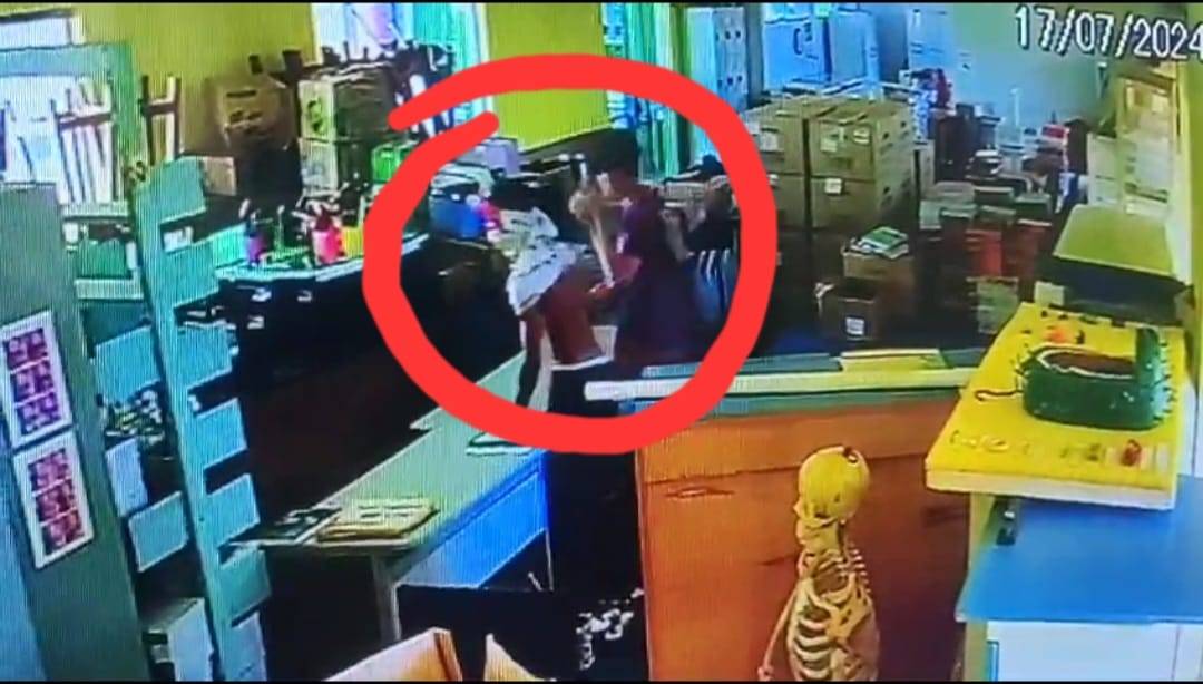 ASSISTA VÍDEO: durante recesso, ladrões furtam monitores e levam carnes que estavam no freezer em escola estadual de Vilhena