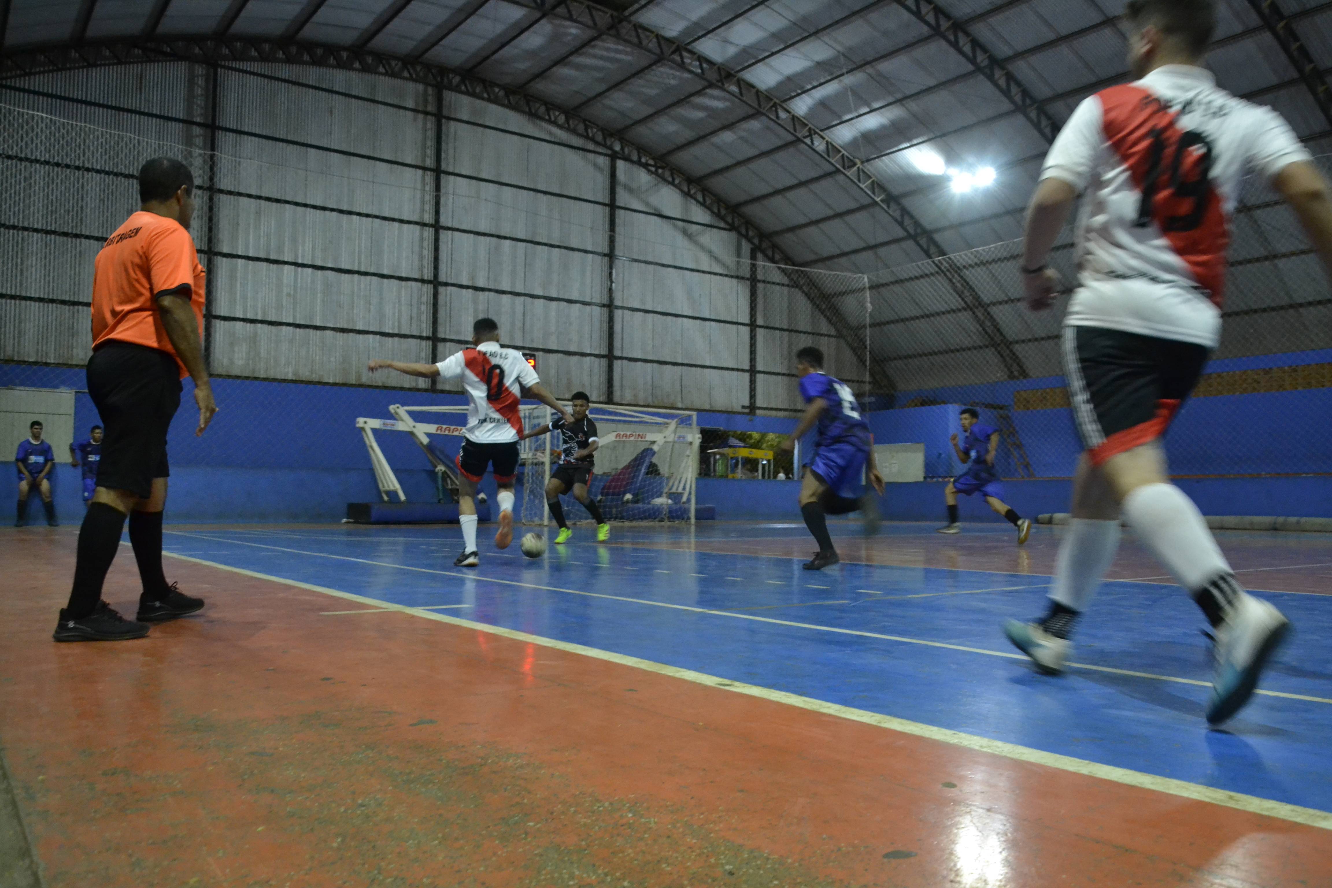 Faltando apenas três jogos da fase classificatória, apenas uma vaga ainda está em aberto na Copa Cidade de Futsal Masculino