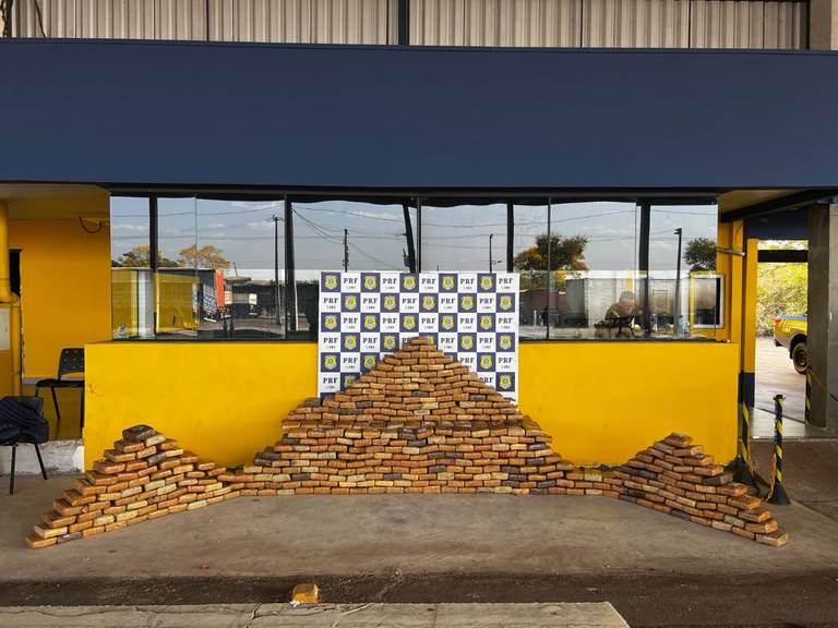 PRF flagra mais 445 kg de “supermaconha” em carga de pneus; é a maior apreensão do ano feita em Rondônia