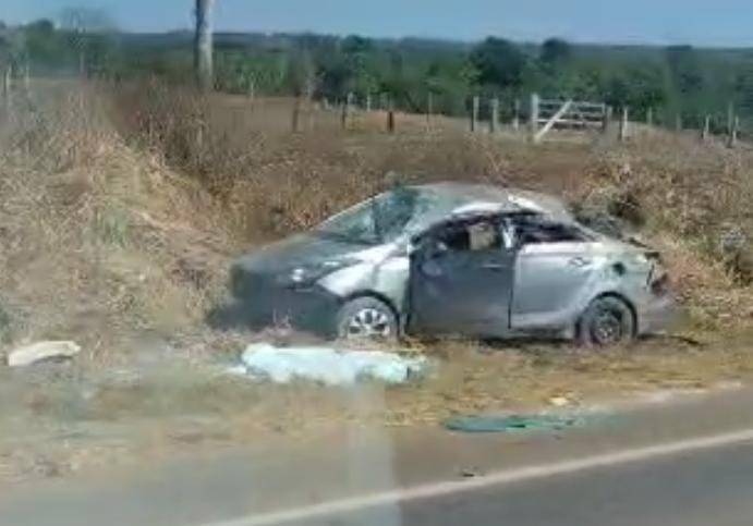 Veículo capota na BR 364 entre Vilhena e Comodoro, e criança de 07 anos morre no local; testemunha diz que passageiros são indígenas