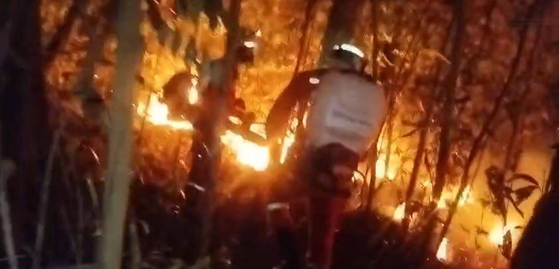ASSISTA VÍDEOS: incêndios se aproximam de número recorde em Vilhena e combates diários esgotam homens do Corpo de Bombeiros