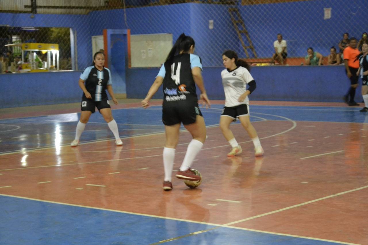 Com dois jogos, rodada desta terça-feira definiu as equipes semifinalistas da Copa Cidade de Futsal Feminino
