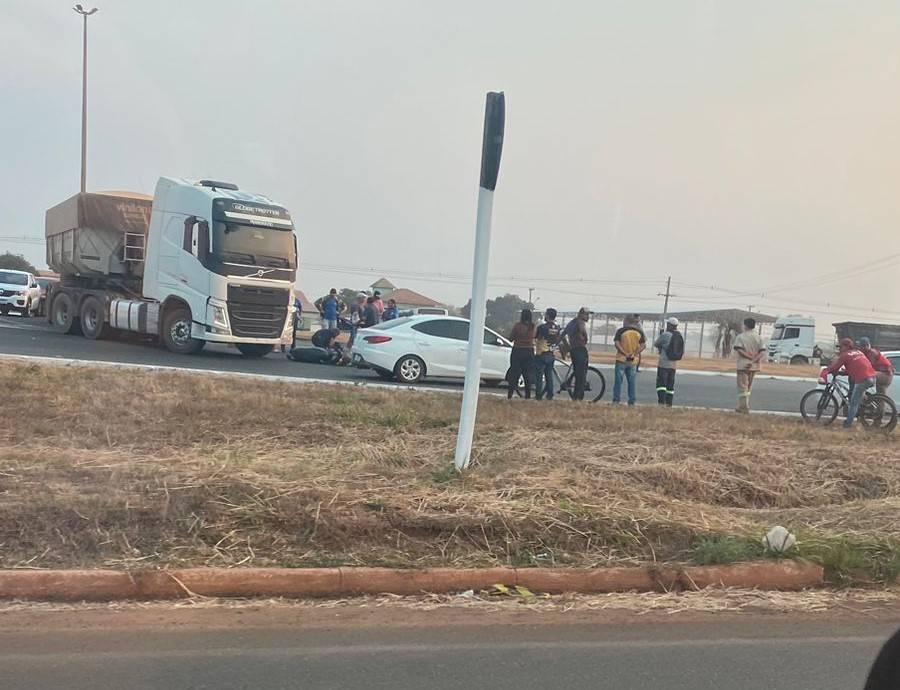 VÍDEOS: dois acidentes simultâneos na BR 364, em Vilhena, deixam três mulheres feridas; todas foram resgatadas pelo Corpo de Bombeiros