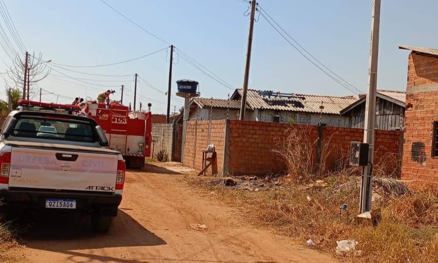Garota que esfaqueou ex-marido é suspeita de atear fogo à casa onde o rapaz de 24 anos estaria morando, em Vilhena