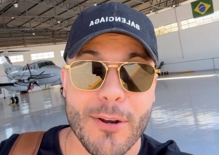 Fumaça de queimadas deixa banda “presa” no aeroporto de Vilhena e ameaça aterrissagem do avião de outro sertanejo na cidade