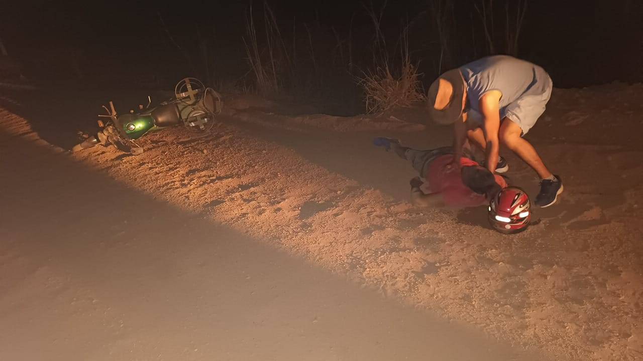 VEJA VÍDEOS: homem socorrido em estado grave após queda de moto na zona rural de Vilhena continua internado