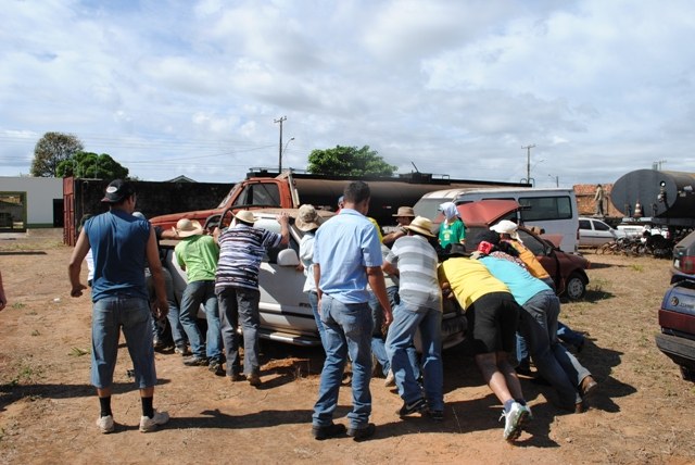 Em mutirão, policiais e delegados organizam pátio da Polícia Civil em Vilhena