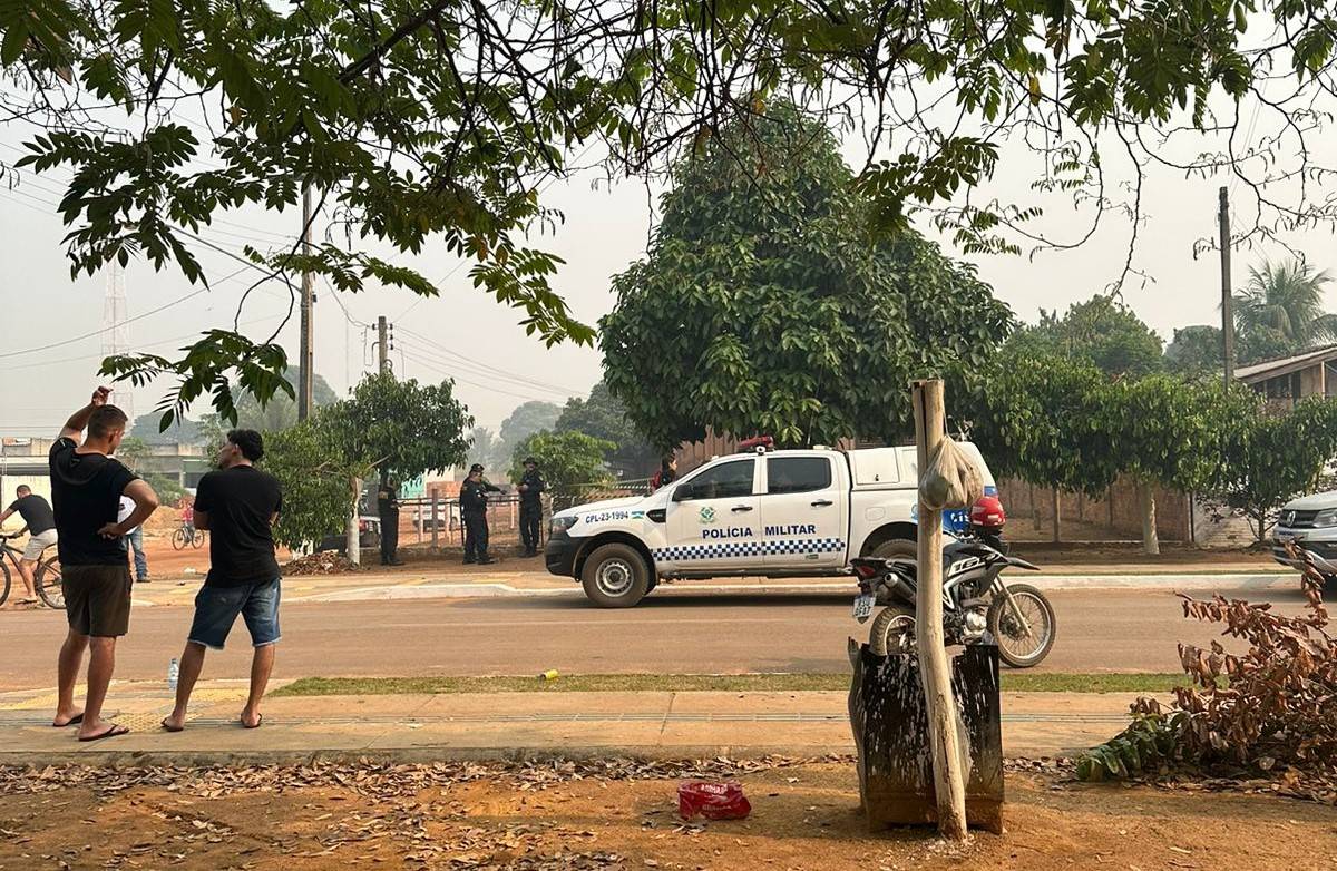 TRAGÉDIA NA MADRUGADA: em Pimenteiras do Oeste, rapaz de 21 anos é encontrado morto pela própria esposa na varanda de casa